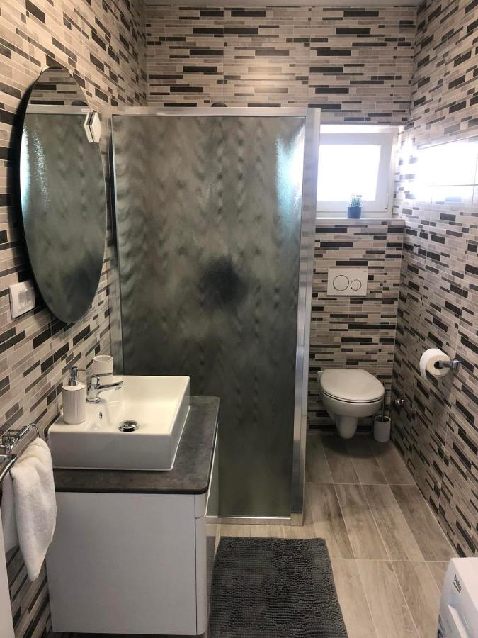 Apartman Ana Apartment Crno Bagian luar foto