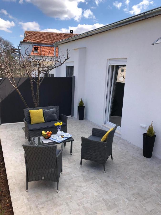 Apartman Ana Apartment Crno Bagian luar foto