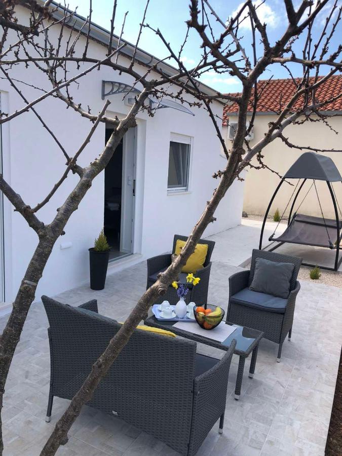 Apartman Ana Apartment Crno Bagian luar foto
